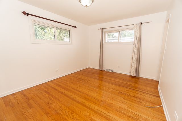 1185 Seymour Avenue, Des Plaines, IL 60016