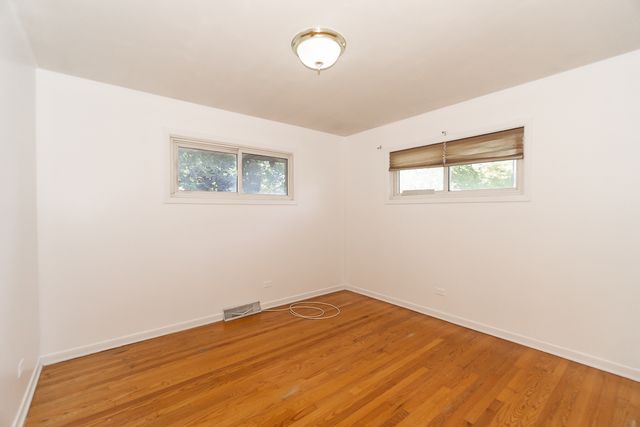 1185 Seymour Avenue, Des Plaines, IL 60016