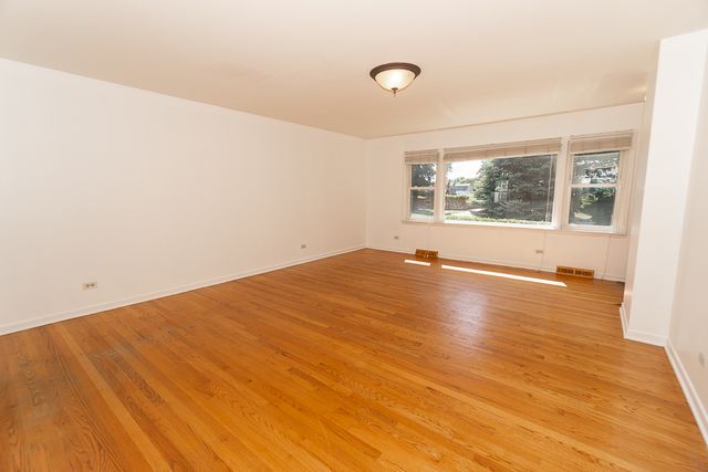 1185 Seymour Avenue, Des Plaines, IL 60016