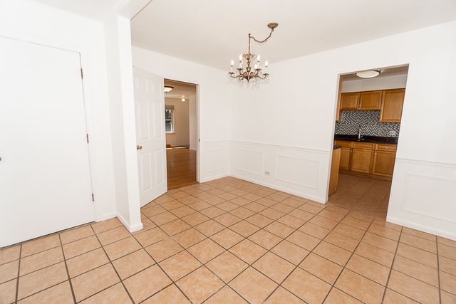 1185 Seymour Avenue, Des Plaines, IL 60016
