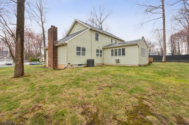 2 Grenoble Ct, Old Bridge Twp., NJ 07747