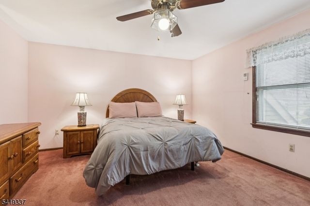 2 Grenoble Ct, Old Bridge Twp., NJ 07747