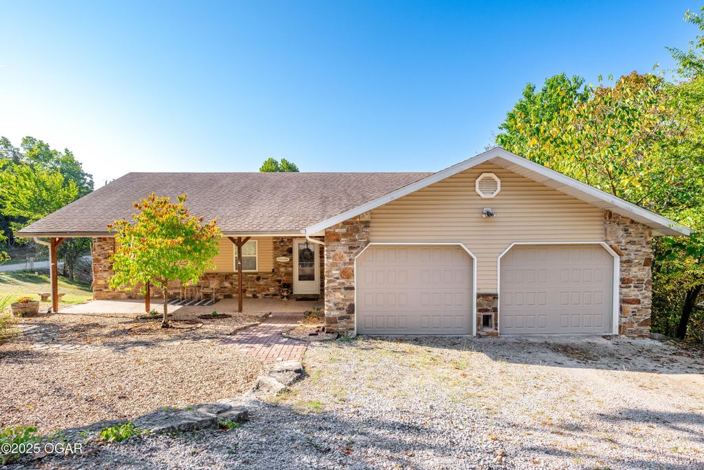 117 Blue Springs Lane, Reed Springs, MO 65737