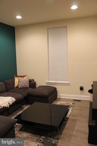 201 HAMPTON CT, Harleysville, PA 19438