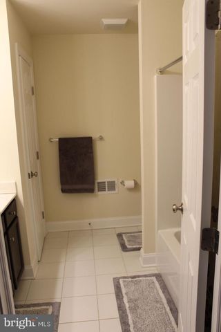 201 HAMPTON CT, Harleysville, PA 19438