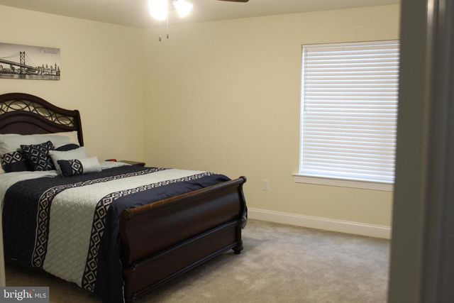 201 HAMPTON CT, Harleysville, PA 19438