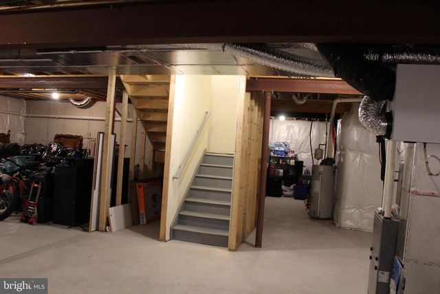 201 HAMPTON CT, Harleysville, PA 19438