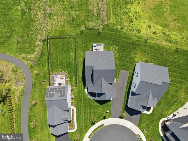 201 HAMPTON CT, Harleysville, PA 19438