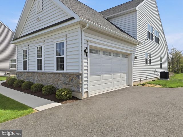201 HAMPTON CT, Harleysville, PA 19438