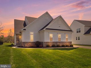 201 HAMPTON CT, Harleysville, PA 19438