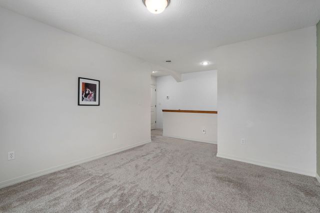 5246 E Hackberry Street, Springfield, MO 65809