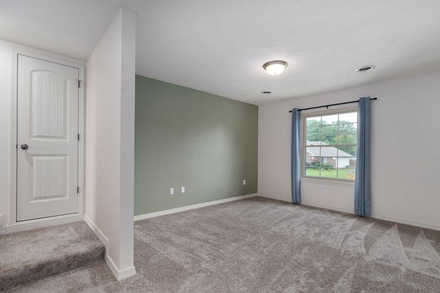 5246 E Hackberry Street, Springfield, MO 65809