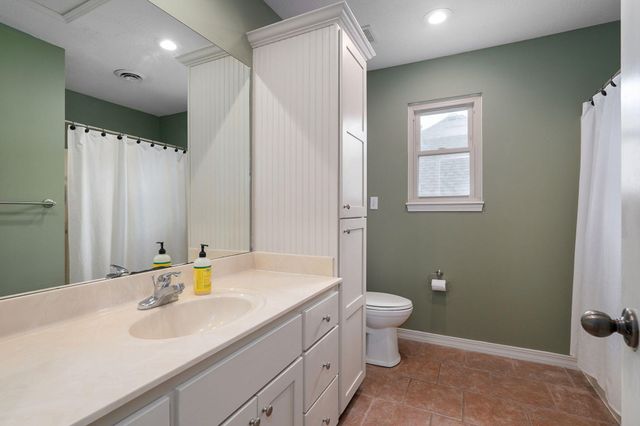 5246 E Hackberry Street, Springfield, MO 65809