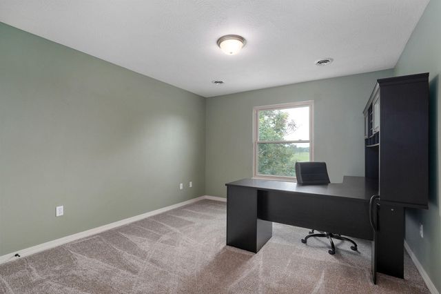 5246 E Hackberry Street, Springfield, MO 65809
