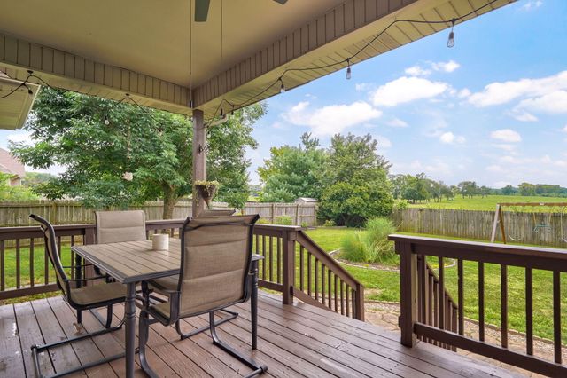 5246 E Hackberry Street, Springfield, MO 65809