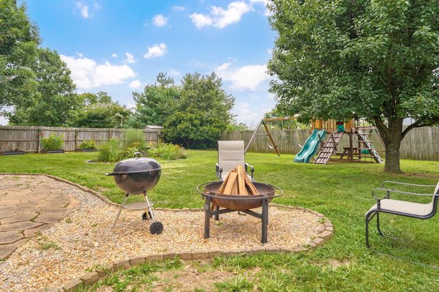5246 E Hackberry Street, Springfield, MO 65809