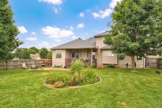 5246 E Hackberry Street, Springfield, MO 65809