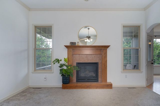 5246 E Hackberry Street, Springfield, MO 65809