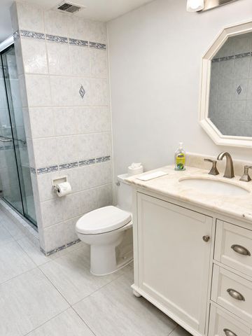 7 Royal Palm Way 505, Boca Raton, FL 33432