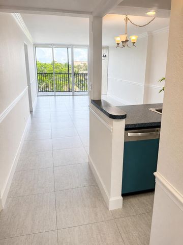 7 Royal Palm Way 505, Boca Raton, FL 33432