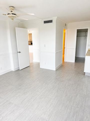 7 Royal Palm Way 505, Boca Raton, FL 33432