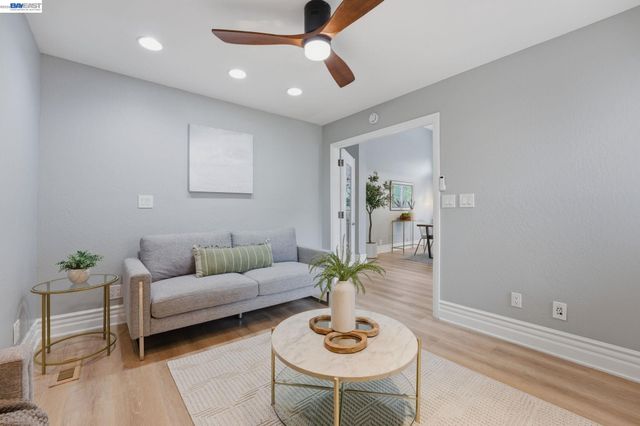 1782 Whitecliff Way, Walnut Creek, CA 94596