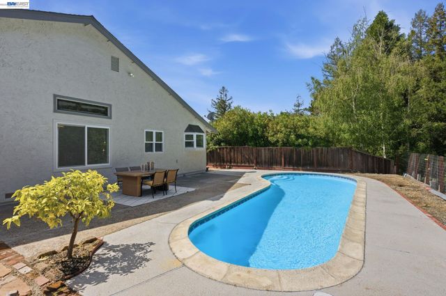 1782 Whitecliff Way, Walnut Creek, CA 94596