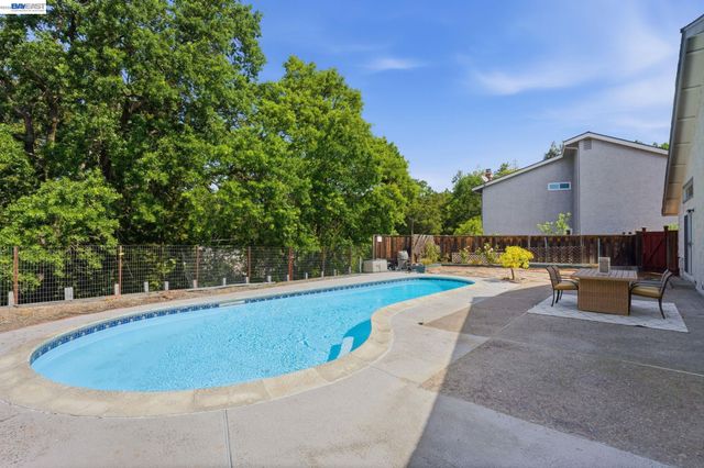 1782 Whitecliff Way, Walnut Creek, CA 94596