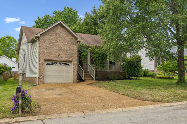 7516 Dove Valley Dr, Nashville, TN 37221