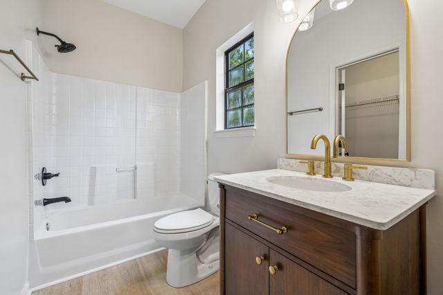 7516 Dove Valley Dr, Nashville, TN 37221