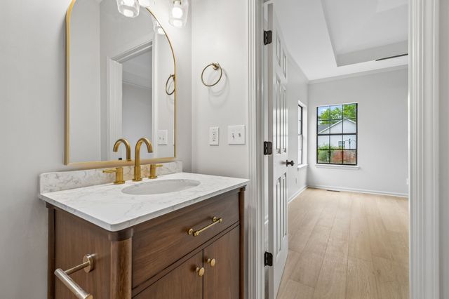 7516 Dove Valley Dr, Nashville, TN 37221