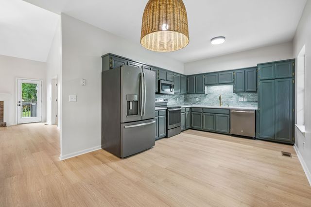 7516 Dove Valley Dr, Nashville, TN 37221