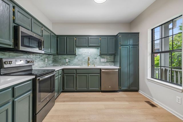 7516 Dove Valley Dr, Nashville, TN 37221