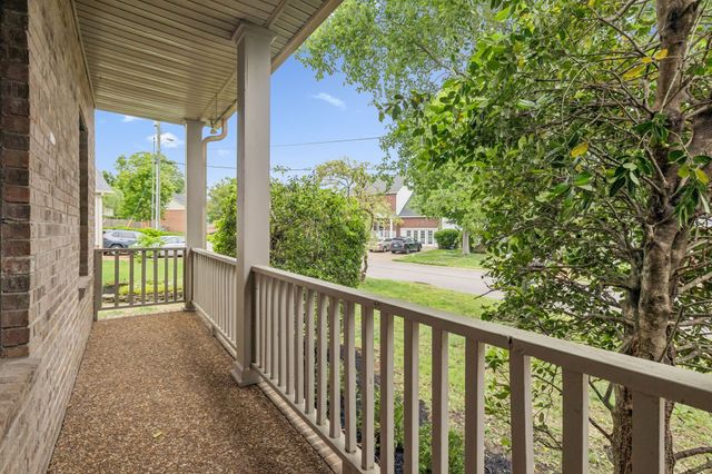 7516 Dove Valley Dr, Nashville, TN 37221