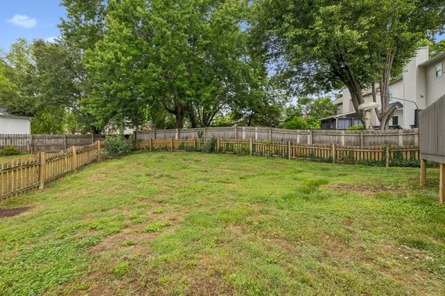 7516 Dove Valley Dr, Nashville, TN 37221