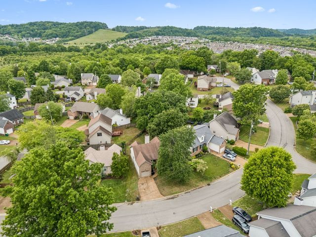 7516 Dove Valley Dr, Nashville, TN 37221
