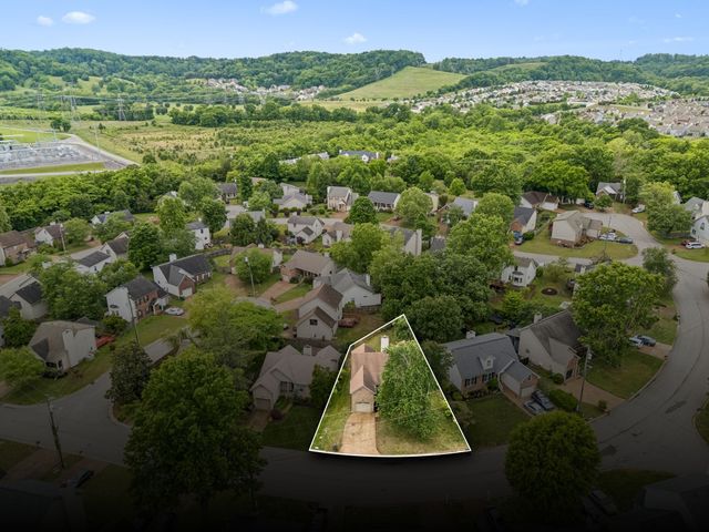7516 Dove Valley Dr, Nashville, TN 37221