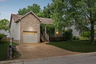 7516 Dove Valley Dr, Nashville, TN 37221