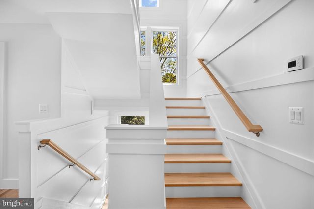 4892 MACARTHUR BLVD NW, Washington, DC 20007