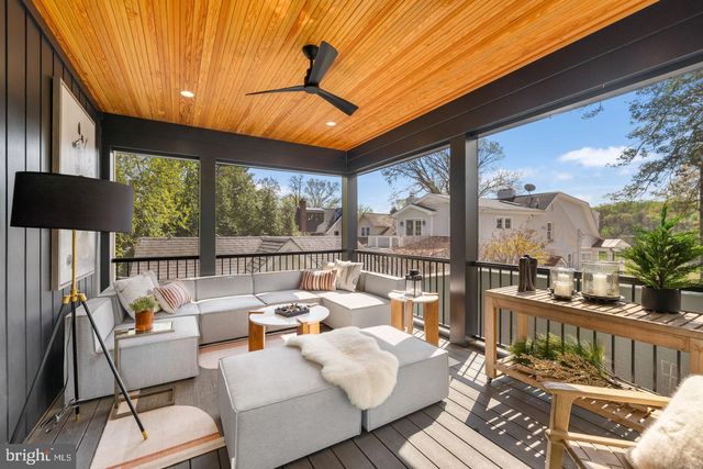 4892 MACARTHUR BLVD NW, Washington, DC 20007