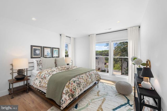 4892 MACARTHUR BLVD NW, Washington, DC 20007