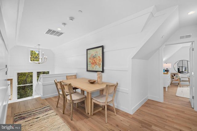 4892 MACARTHUR BLVD NW, Washington, DC 20007