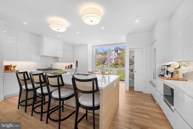 4892 MACARTHUR BLVD NW, Washington, DC 20007