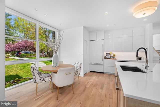 4892 MACARTHUR BLVD NW, Washington, DC 20007