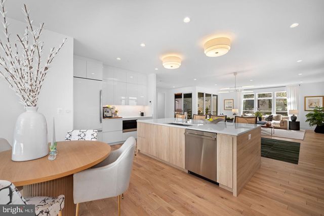 4892 MACARTHUR BLVD NW, Washington, DC 20007