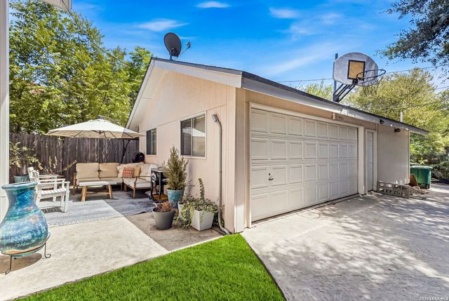 326 W GRAMERCY PL, San Antonio, TX 78212