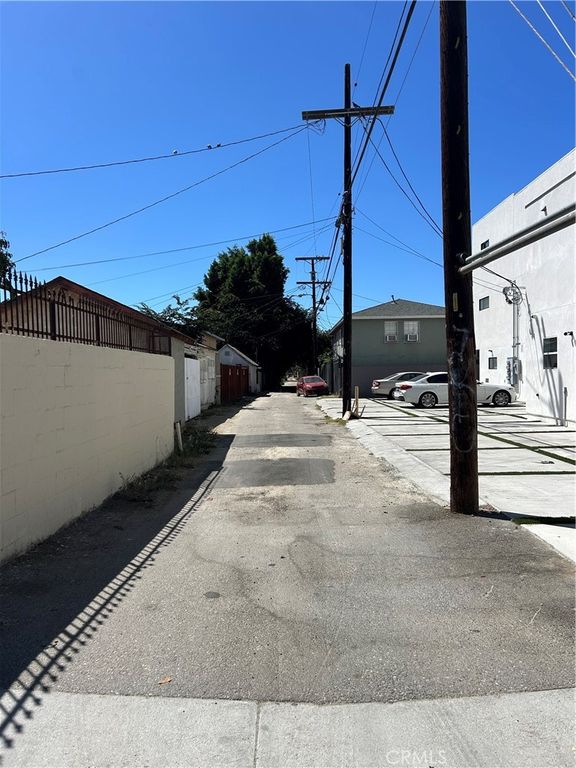 1155 Rolland Curtis, Los Angeles, CA 90037 — photo 3