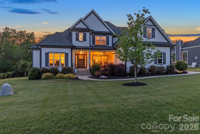 208 Hidden Meadows Drive, Mooresville, NC 28117