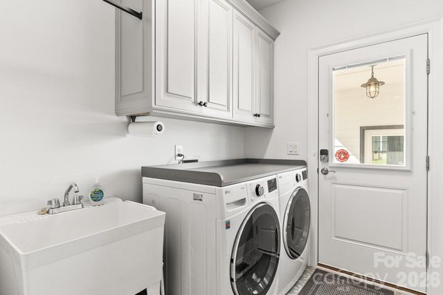 208 Hidden Meadows Drive, Mooresville, NC 28117