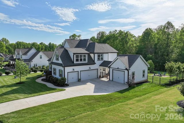 208 Hidden Meadows Drive, Mooresville, NC 28117